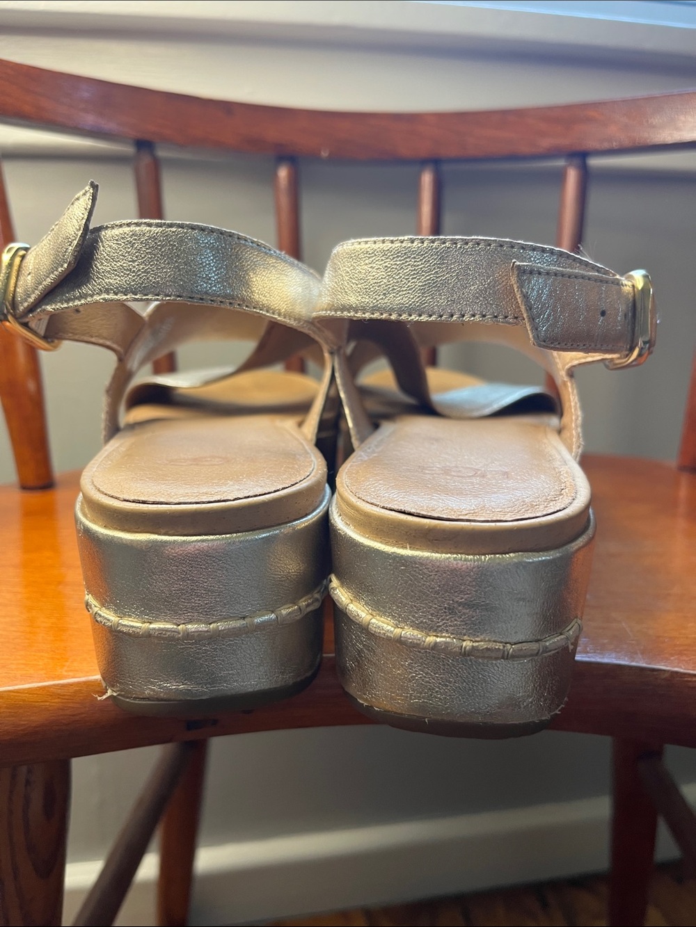 UGG Shoshana Wedge Sandals – Women’s Size 9 – Like New - Picture 2 of 11